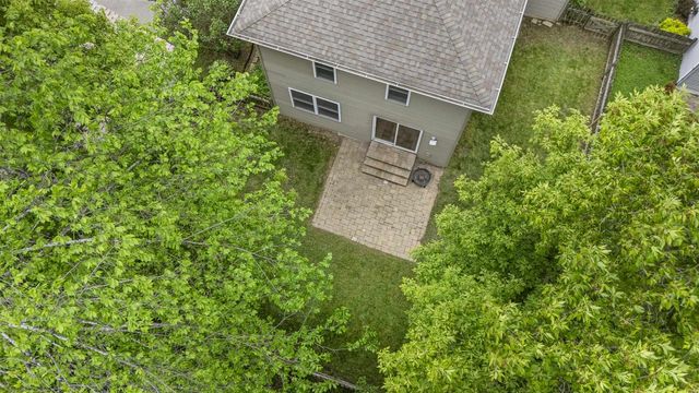 1324 W BENT AVENUE, Oshkosh, WI 54901