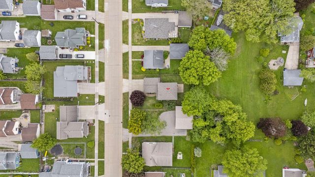 1324 W BENT AVENUE, Oshkosh, WI 54901