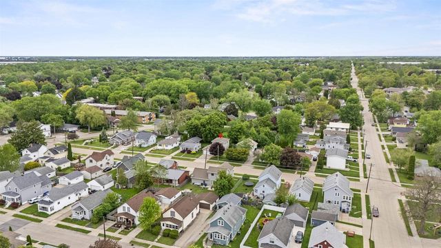 1324 W BENT AVENUE, Oshkosh, WI 54901
