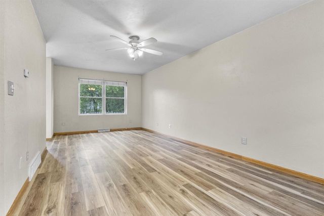 1324 W BENT AVENUE, Oshkosh, WI 54901