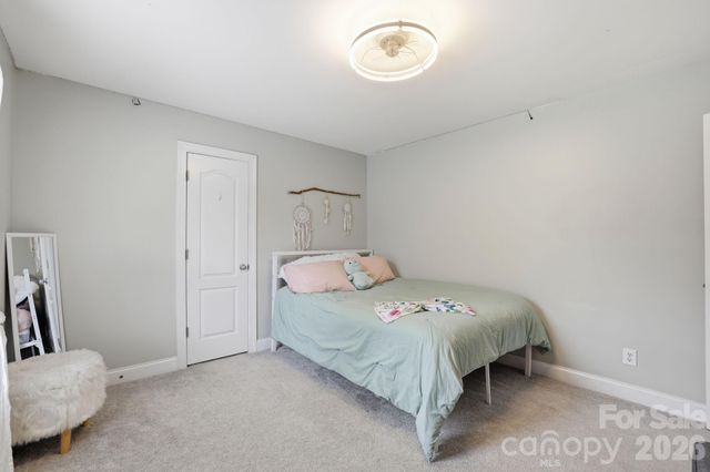 8636 Sagekirk Court, Charlotte, NC 28278