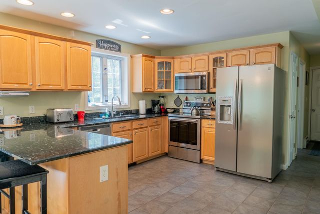 2 Alex Court, Somersworth, NH 03878