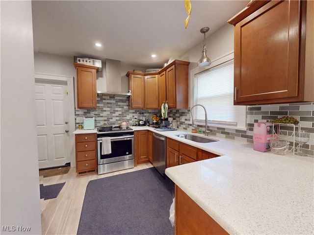 3423 Beechwood Avenue, Cleveland Heights, OH 44118