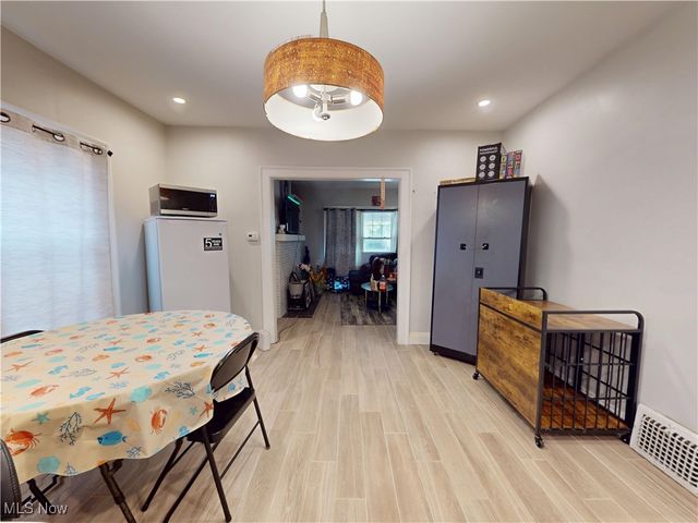 3423 Beechwood Avenue, Cleveland Heights, OH 44118