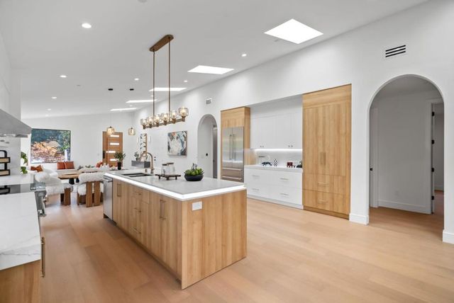 557 E Arbor Avenue, Sunnyvale, CA 94085