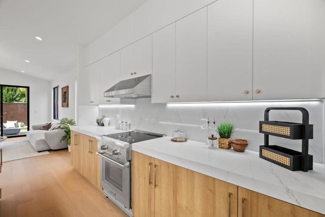 557 E Arbor Avenue, Sunnyvale, CA 94085