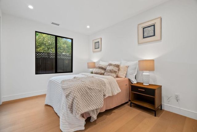 557 E Arbor Avenue, Sunnyvale, CA 94085