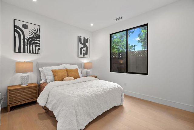 557 E Arbor Avenue, Sunnyvale, CA 94085