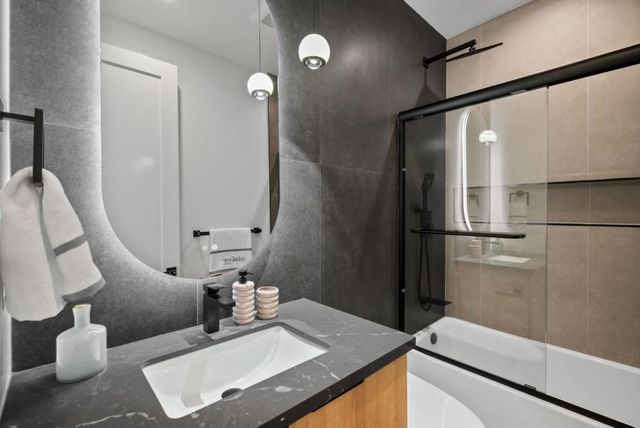 557 E Arbor Avenue, Sunnyvale, CA 94085