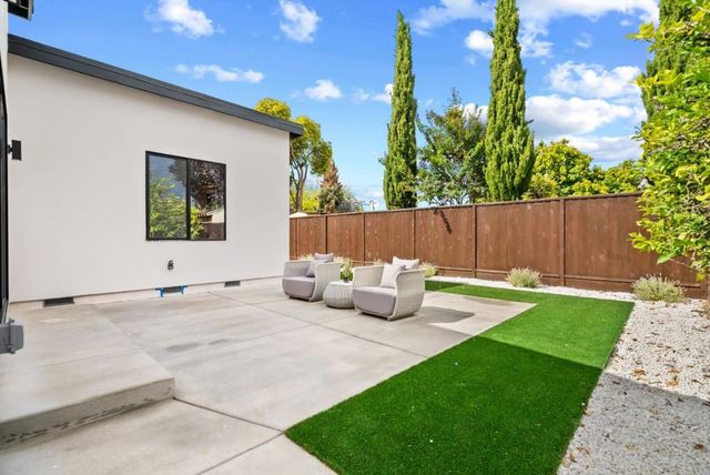 557 E Arbor Avenue, Sunnyvale, CA 94085