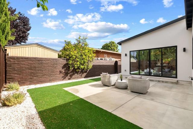 557 E Arbor Avenue, Sunnyvale, CA 94085