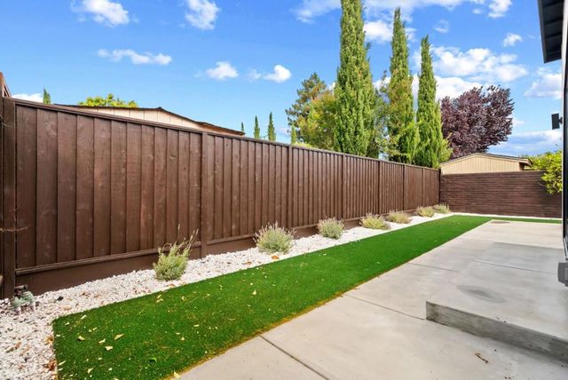 557 E Arbor Avenue, Sunnyvale, CA 94085