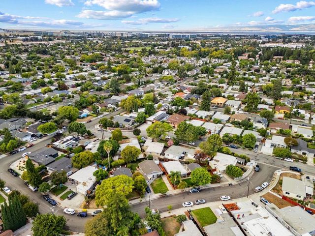 557 E Arbor Avenue, Sunnyvale, CA 94085