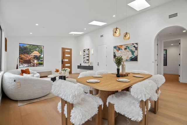 557 E Arbor Avenue, Sunnyvale, CA 94085