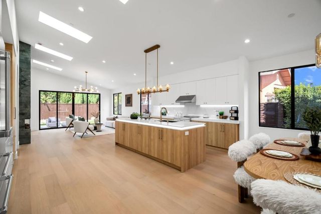 557 E Arbor Avenue, Sunnyvale, CA 94085