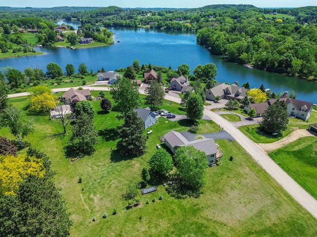 E2392 Black Forest Drive, La Valle, WI 53941