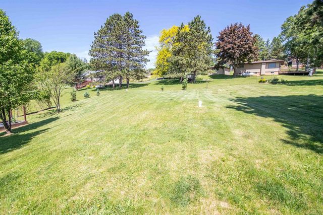 E2392 Black Forest Drive, La Valle, WI 53941