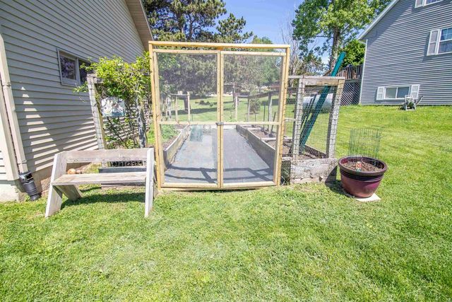 E2392 Black Forest Drive, La Valle, WI 53941