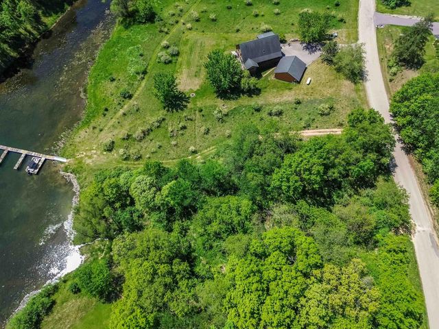 E2392 Black Forest Drive, La Valle, WI 53941
