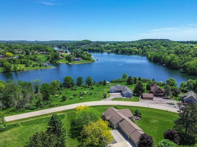 E2392 Black Forest Drive, La Valle, WI 53941