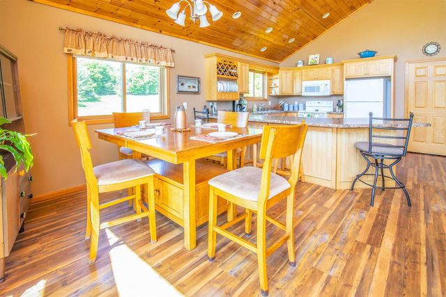 E2392 Black Forest Drive, La Valle, WI 53941