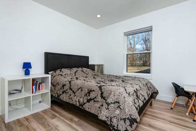 3246 W State Street, Springfield, MO 65802