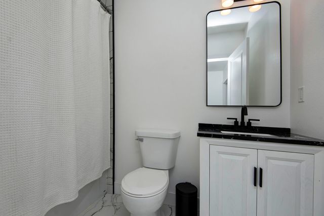 3246 W State Street, Springfield, MO 65802