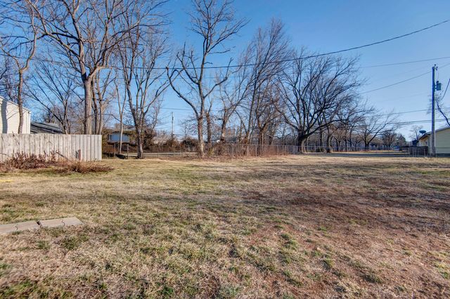 3246 W State Street, Springfield, MO 65802