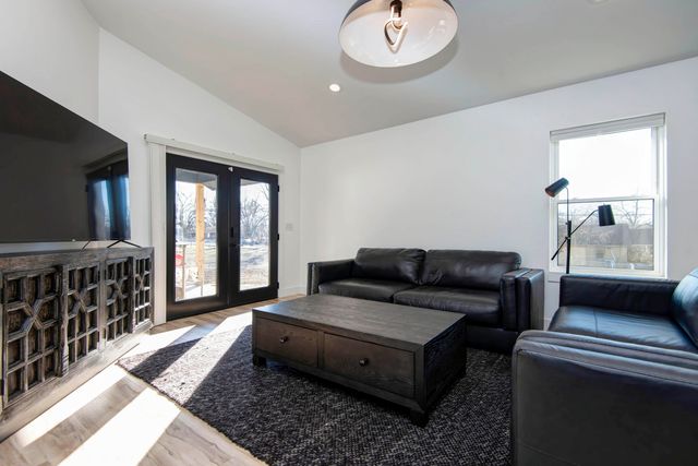 3246 W State Street, Springfield, MO 65802