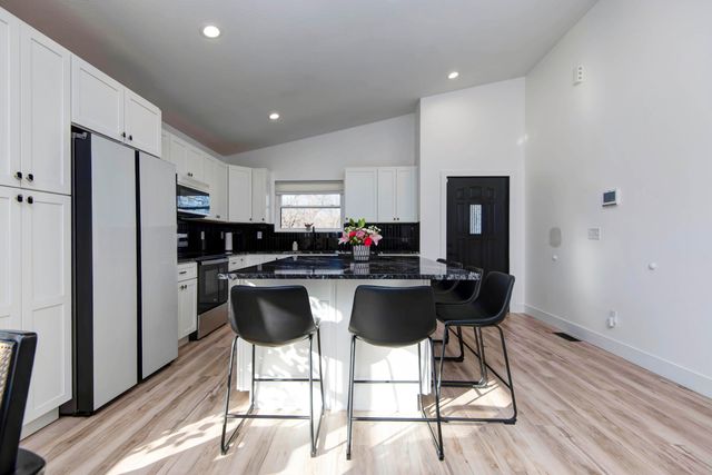 3246 W State Street, Springfield, MO 65802