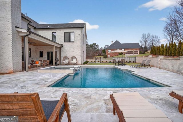 2445 Sunflower Drive, Hoschton, GA 30548