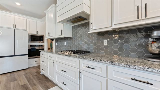 1158 Camerino Avenue, Springdale, AR 72762