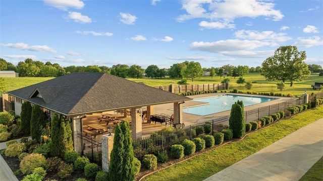 1158 Camerino Avenue, Springdale, AR 72762