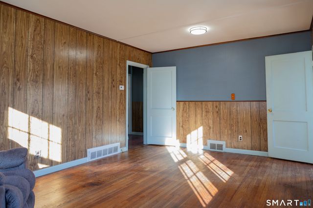 496 Burnsford Avenue, Bridgeport, CT 06606