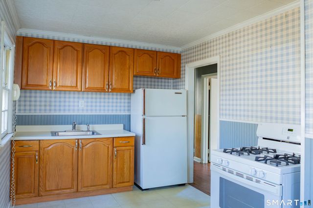 496 Burnsford Avenue, Bridgeport, CT 06606