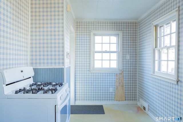 496 Burnsford Avenue, Bridgeport, CT 06606