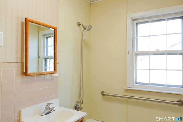 496 Burnsford Avenue, Bridgeport, CT 06606