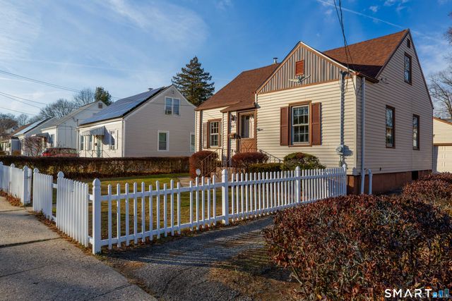 496 Burnsford Avenue, Bridgeport, CT 06606