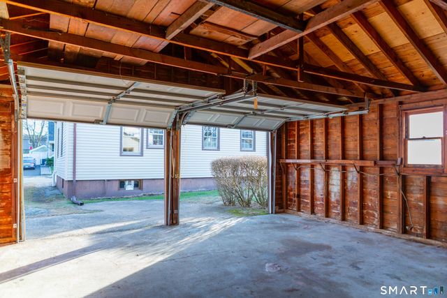 496 Burnsford Avenue, Bridgeport, CT 06606