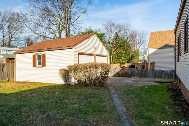 496 Burnsford Avenue, Bridgeport, CT 06606