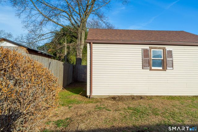 496 Burnsford Avenue, Bridgeport, CT 06606