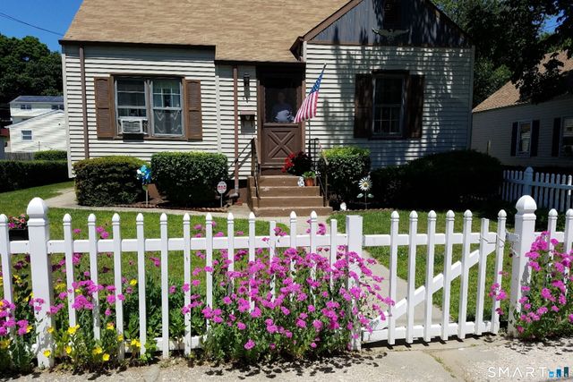 496 Burnsford Avenue, Bridgeport, CT 06606