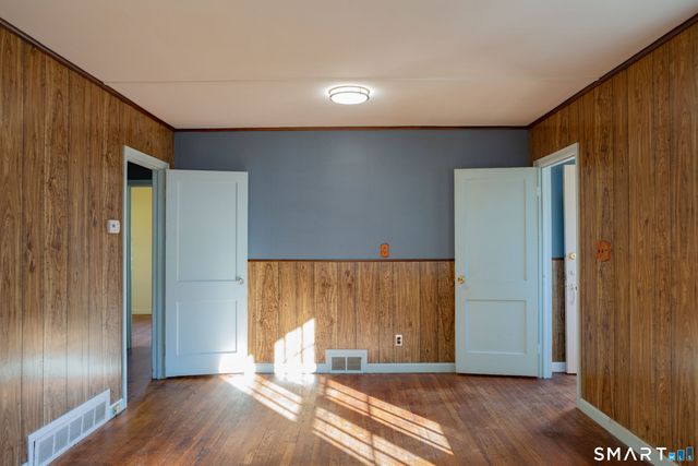 496 Burnsford Avenue, Bridgeport, CT 06606