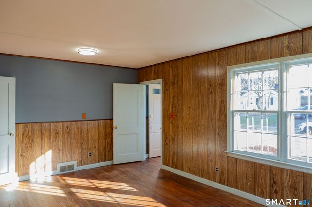 496 Burnsford Avenue, Bridgeport, CT 06606