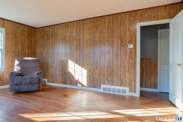 496 Burnsford Avenue, Bridgeport, CT 06606