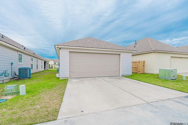 1445 Granby Dr, Baton Rouge, LA 70820