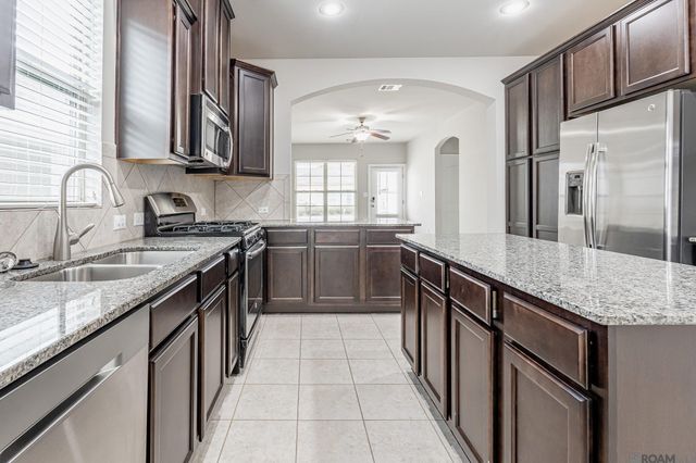 1445 Granby Dr, Baton Rouge, LA 70820