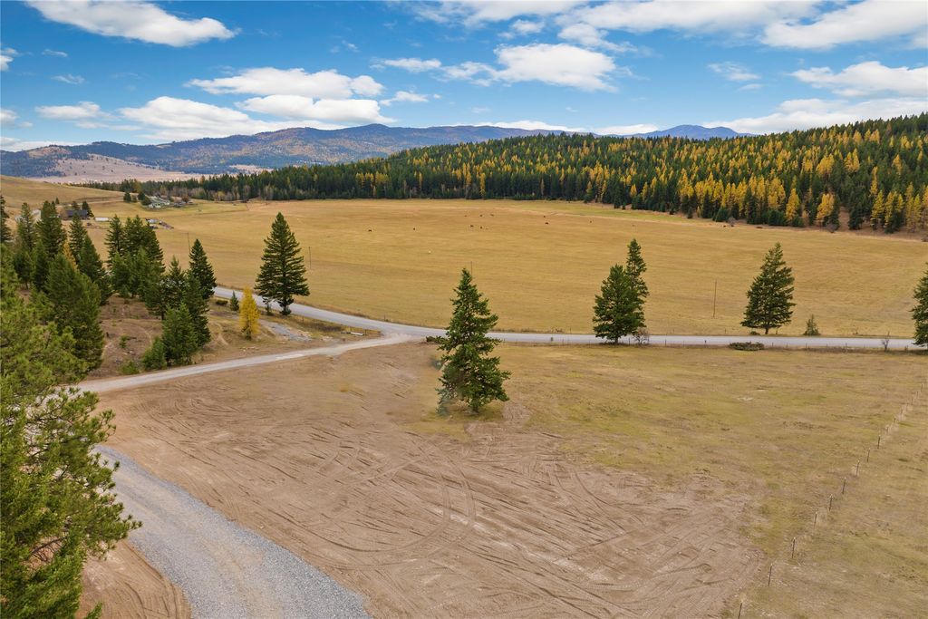 877 Batavia Lane, Kalispell, MT 59901 photo 13