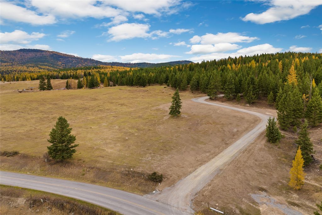 877 Batavia Lane, Kalispell, MT 59901 photo 8