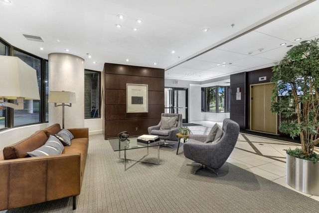 110 1st Avenue NE F602, Minneapolis, MN 55413